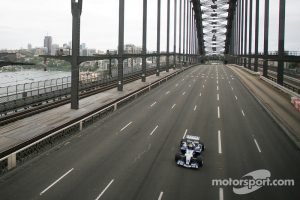 Williams driver Mark Webber on the Sydney Harbour Bridge